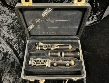 Photo Oustanding Condition Lightly Used Buffet Paris R13 Bb Clarinet - Serial # 706367